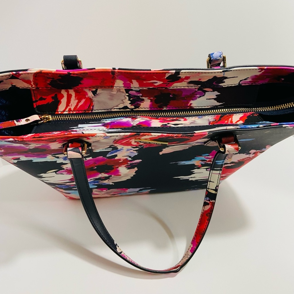 KATE SPADE ♠️ floral bag you are going to love. CUTE for any occasion. Like New - Picture 4 of 11